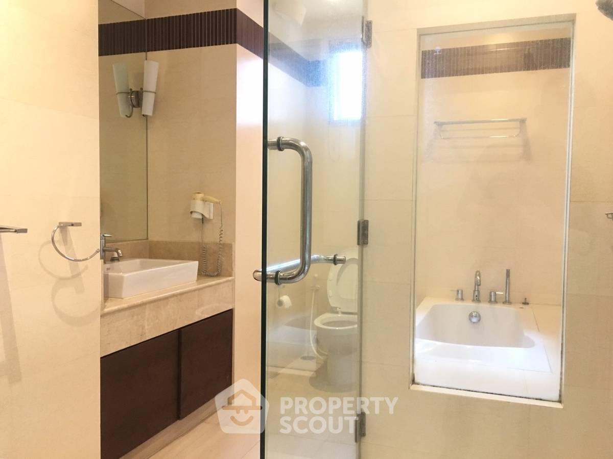 รูป คอนโด 3-ห้องนอน ที่ ซิตี้ สมาร์ท สุขุมวิท18 ใกล้ BTS อโศก (ID 884361) - รูปที่ 7/8