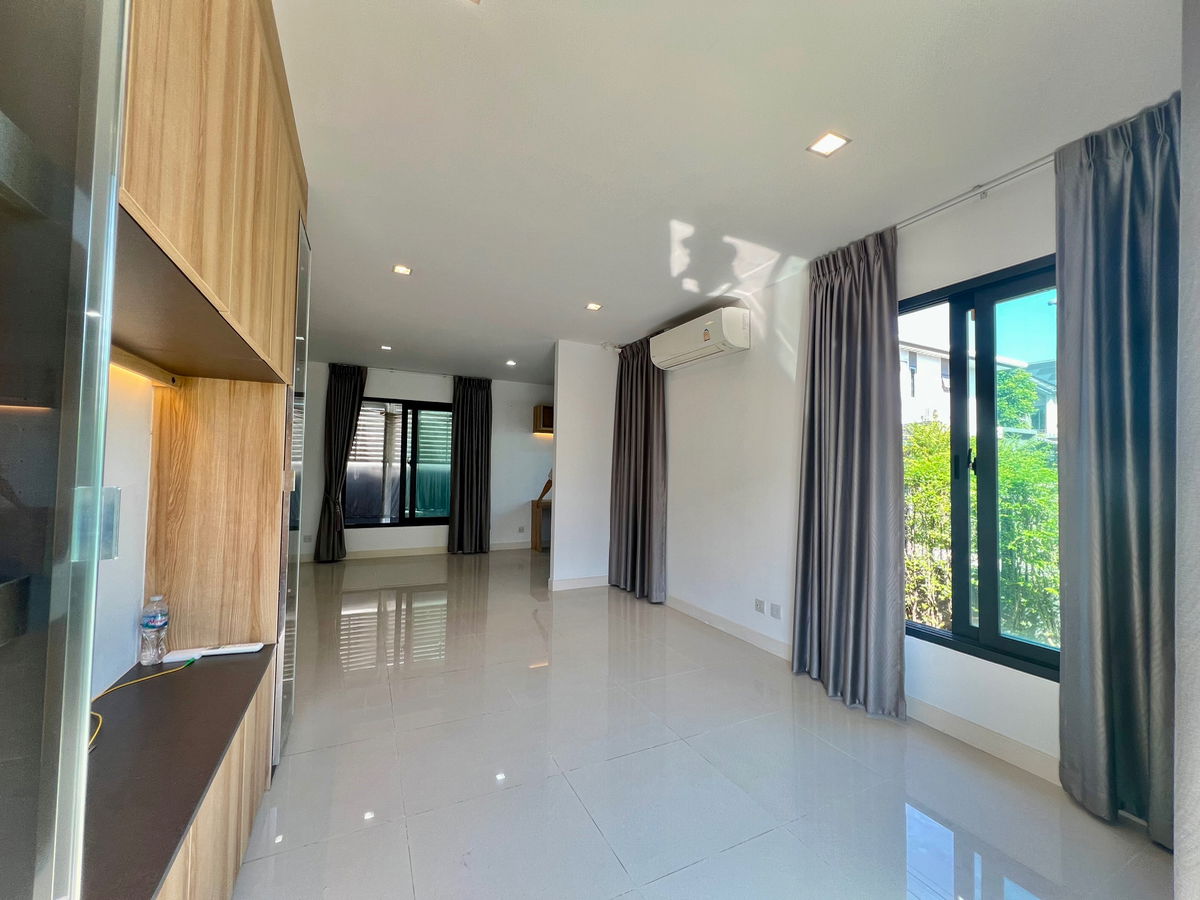 รูป ขายบ้านแฝด 2 ชั้น Britania Srinakarin ทำเลศักยภาพ ใกล้วัดหนามแดง สมุทรปราการ  ใกล้ BTS ศรีด่าน และเมกะบางนา - รูปที่ 7/31