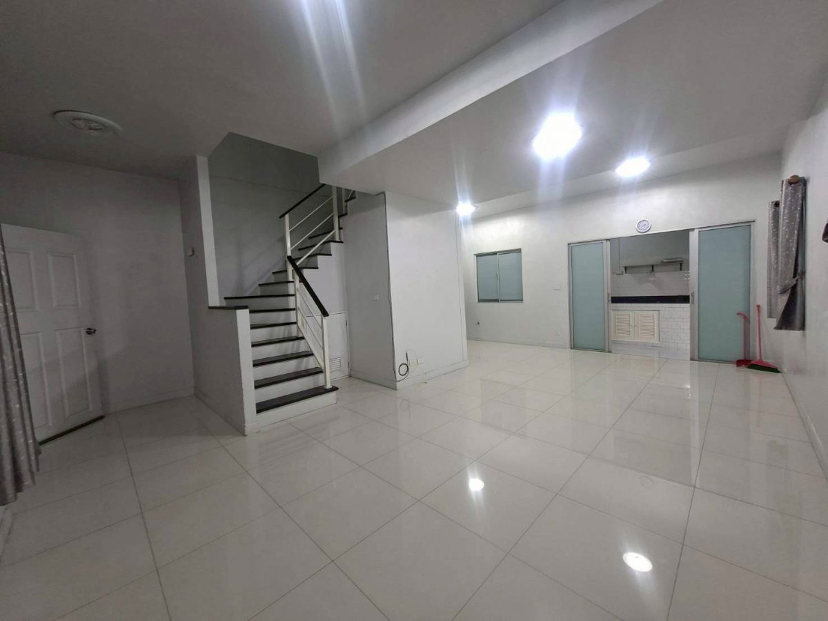 รูป ขายทาวน์เฮ้าส์ 2 ชั้น The connect 12a กิ่งแก้ว 37 พร้อมอยู่ (N.1916) - รูปที่ 2/12