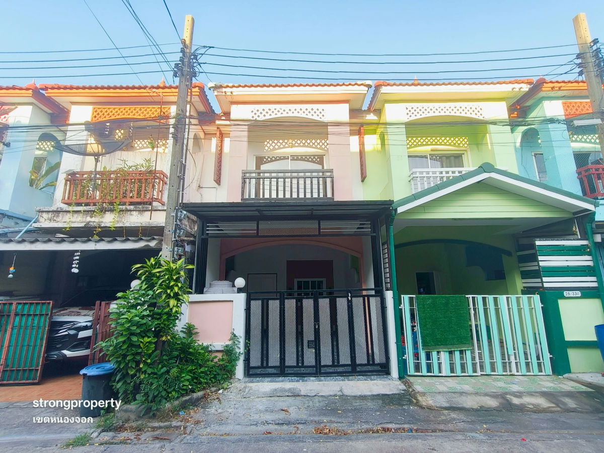 รูป ทาวน์เฮาส์ หนองจอก สุวินทวงศ์ 23 รีโนเวทใหม่ ใกล้สนง.ที่ดินหนองจอก หมู่บ้านณราธร (กฤษณา1/21) นัดชมเลย 085-318-6868 คุณวา - รูปที่ 2/19