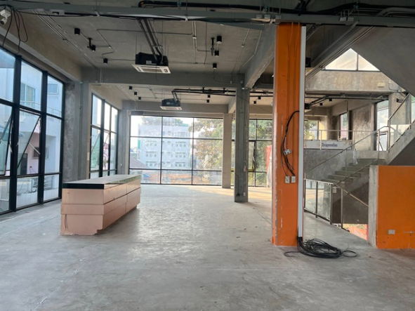 รูป ห้วยขวาง 4 นอน MRTสุทธิสาร 750ม. ให้เช่าร้านอาหาร สำนักงาน 2.5ชั้น มีดาดฟ้า 220ตร.วา. 905ตร.ม. ม.หอการค้า 1 กม. ทำเลทอง 10 น้ำ - รูปที่ 4/8