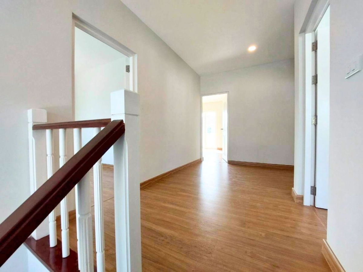 รูป บ้านหลังริมท้ายซอย เป็นส่วนตัว 129 ตร.ว. แต่งครบพร้อมเฟอร์ฯ รีโนเวทใหม่กริ๊บทั้งหลัง  ลดแรงรับปีใหม่! ราคาเพียง 7.59 ลบ. บ้านสวยพร้อมอยู่ ทำเลทอง - รูปที่ 11/27