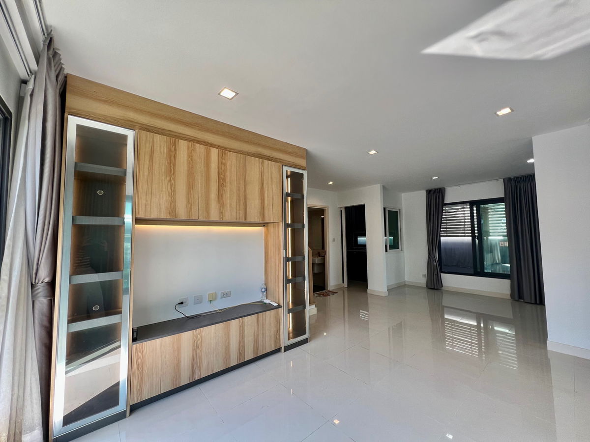 รูป ขายบ้านแฝด 2 ชั้น Britania Srinakarin ทำเลศักยภาพ ใกล้วัดหนามแดง สมุทรปราการ  ใกล้ BTS ศรีด่าน และเมกะบางนา - รูปที่ 5/31