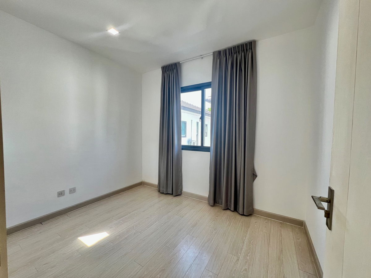 รูป ขายบ้านแฝด 2 ชั้น Britania Srinakarin ทำเลศักยภาพ ใกล้วัดหนามแดง สมุทรปราการ  ใกล้ BTS ศรีด่าน และเมกะบางนา - รูปที่ 16/31