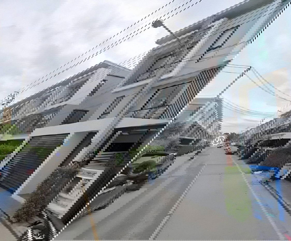 รูป T 1482 ด่วน! ให้เช่าทาวน์โฮม 3 ชั้น ม.ชญาดาแอทเวิร์ค บางนา กม.5 ทำเลทอง ออฟฟิศได้ จดทะเบียนได้! - รูปที่ 2/14