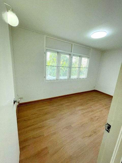 รูป ประชาชื่น10-14 MRTแจ้งวัฒนะ14 2.5กม. ม.ธุรกิจบัณฑิตย์ 500 ม. ให้เช่าทาวน์เฮ้าส์ 2 ชั้น 31 ตร.วา.250 ตร.ม.3 นอน 1 น้ำ - รูปที่ 6/8