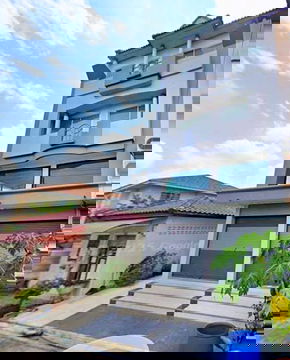 เชื่อมต่อกัน 2 คูหา 3 ชั้น ลาดกระบัง บิ๊กซี เคหะร่มเกล้า 500 ม.ให้เช่าอาคารใหญ่ 4 น้ำ 41ตร.วา. 490ตร.ม. รร.ร่วมฤดีวิเทศศึกษา มีนบุรี3กม.