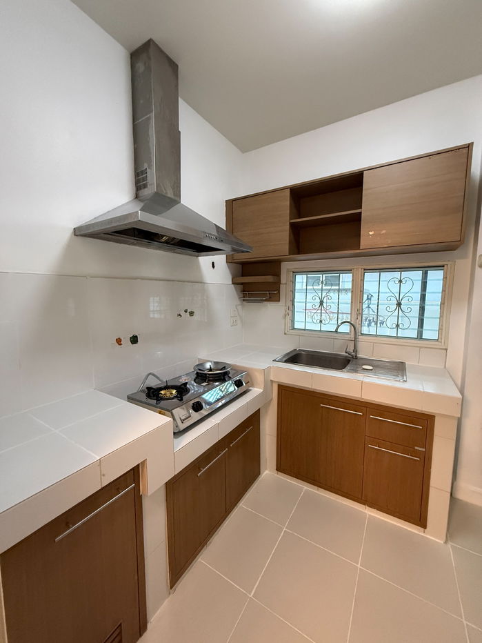 รูป ให้เช่าบ้านเดี่ยวสองชั้น  3 ห้องนอน 3 ห้องน้ำ 2  ห้องครัว  2  ที่จอดรถ - รูปที่ 8/20