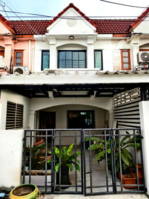 Townhouses for sale Ladprao 48, Chokchai 4, Ladprao 71 : 🏡 Townhouse for Sale – Ladprao (Near CDC) ✨ Newly renovated, freshly painted