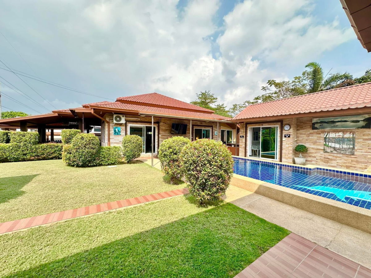 picture For rent pool villa style resort Pattaya 100,000 per month - 4/31