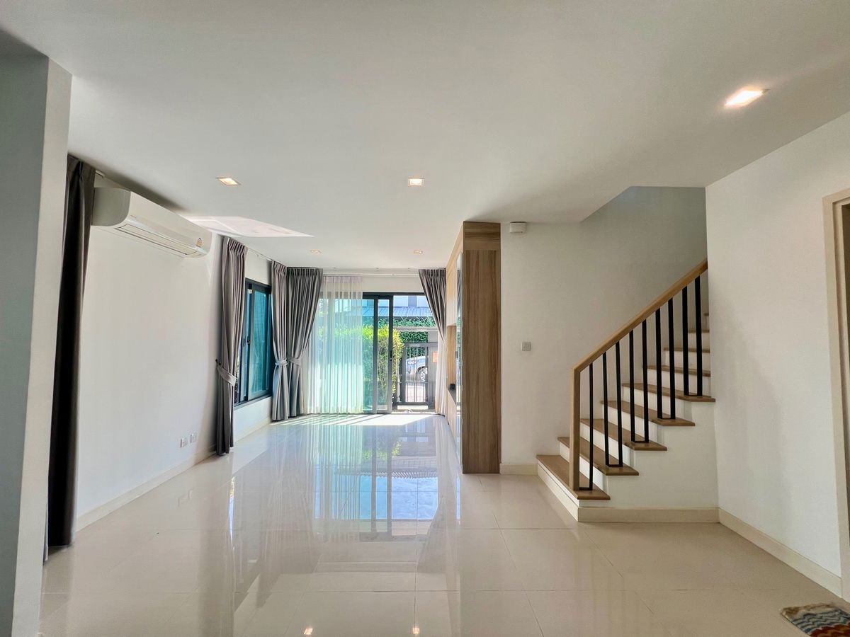 รูป ขายบ้านแฝด 2 ชั้น Britania Srinakarin ทำเลศักยภาพ ใกล้วัดหนามแดง สมุทรปราการ  ใกล้ BTS ศรีด่าน และเมกะบางนา - รูปที่ 15/31