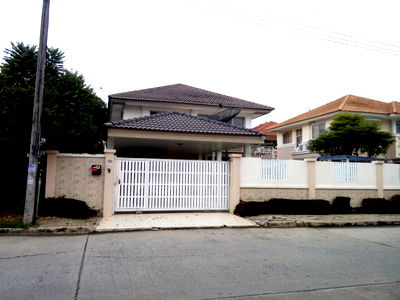 เช่าบ้านเดี่ยว ปทุมธานี : ศุภาลัยบุรี คลองสี่ (รร.สวนกุหลาบรังสิต) บ้านเดี่ยวสวย-เฟอร์ครบ ขนาด 83ตร.วา 4นอน3น้ำ