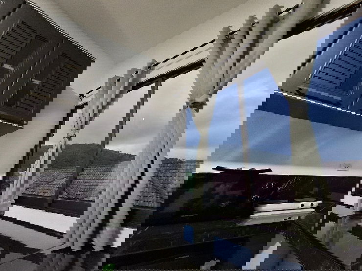 picture Home for sale with existing tenants, generating immediate income upon ownership. - 20/31