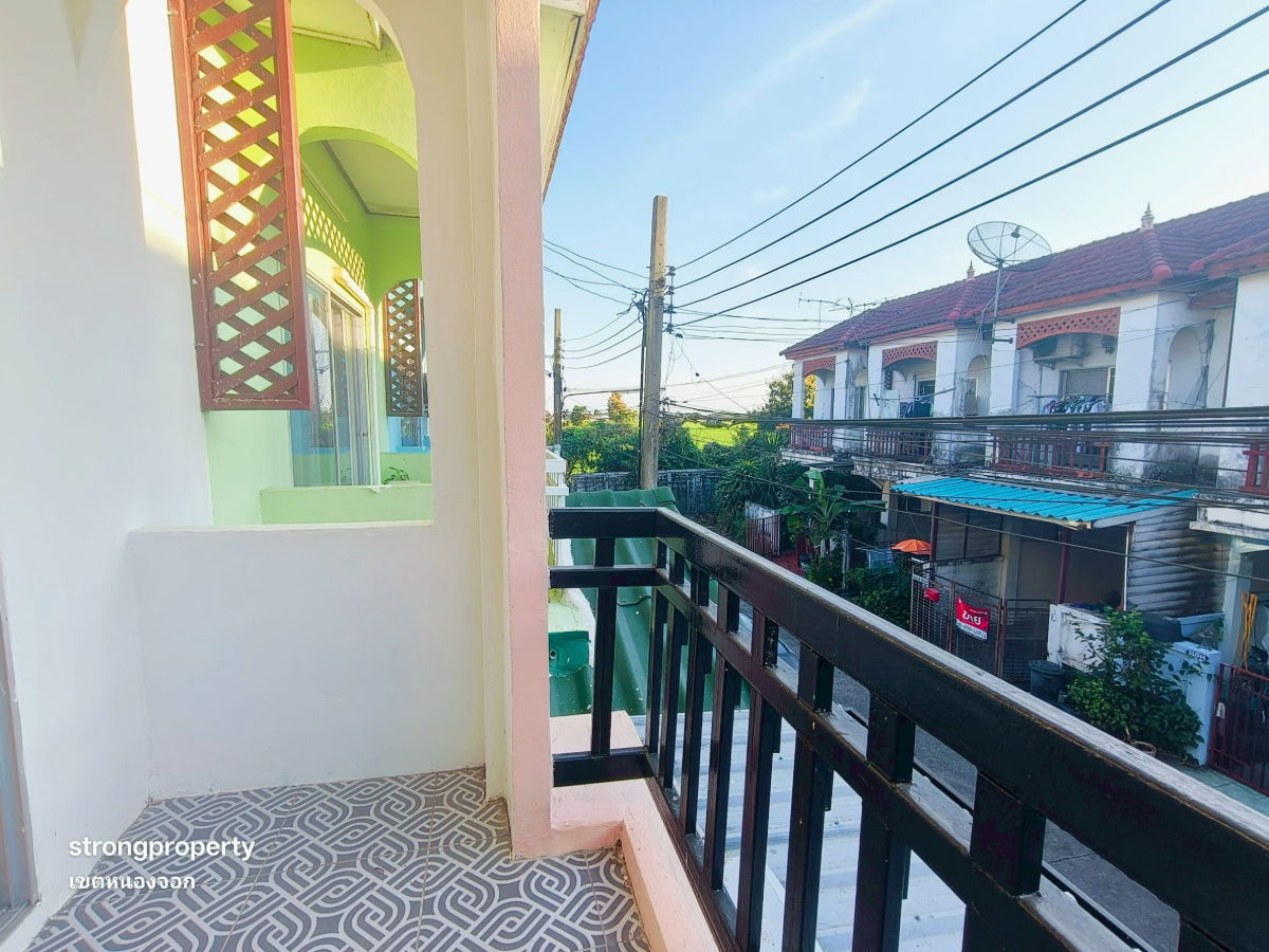 รูป ทาวน์เฮาส์ หนองจอก สุวินทวงศ์ 23 รีโนเวทใหม่ ใกล้สนง.ที่ดินหนองจอก หมู่บ้านณราธร (กฤษณา1/21) นัดชมเลย 085-318-6868 คุณวา - รูปที่ 17/19