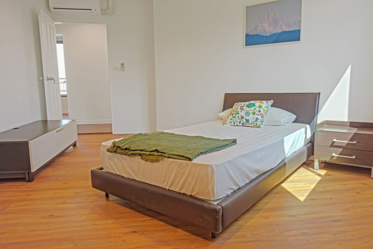 รูป 🏡 อพาร์ทเม้นท์ 3 ห้องนอน รีโนเวทใหม่ทั้งยูนิต   ✨ พรีเมียมทุกดีเทล | 🏢 Low Density | 🐾 Pet Friendly   🚗 พร้อมที่จอดรถส่วนตัว - รูปที่ 5/15