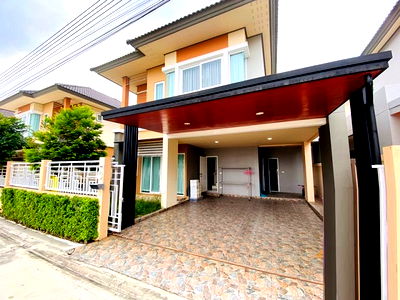 บ้านเดี่ยวให้เช่า : หทัยราษฎร์ 39 ถูกที่สุดในพร้อมพัฒน์ รร.สาธิตพัฒนา ให้เช่าบ้านเดี่ยว 2ชั้น 50ตรว. 4แอร์ 3น้ำ ห้องครัว ซาฟารี ปัญญา เฟอร์ครบทั้ง 3นอน