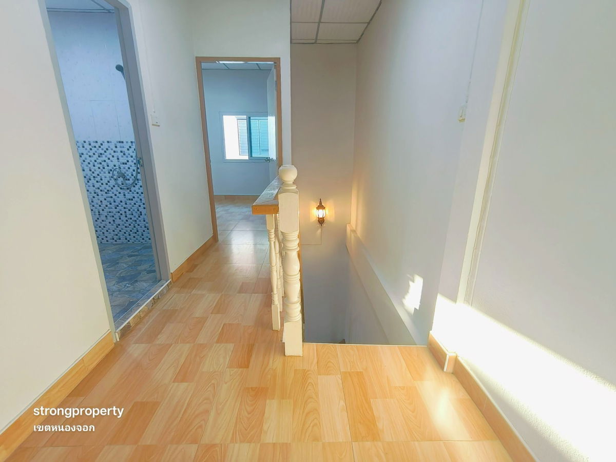 รูป ทาวน์เฮาส์ หนองจอก สุวินทวงศ์ 23 รีโนเวทใหม่ ใกล้สนง.ที่ดินหนองจอก หมู่บ้านณราธร (กฤษณา1/21) นัดชมเลย 085-318-6868 คุณวา - รูปที่ 14/19