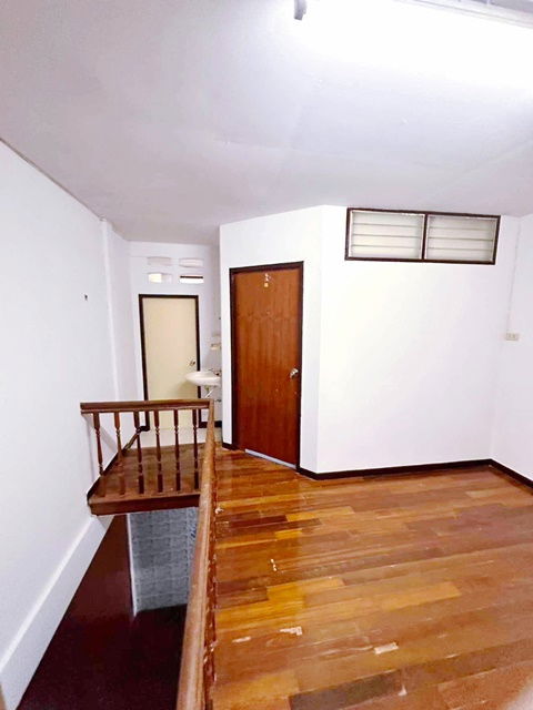 รูป กำนันแม้น24-32 กัลปพฤกษ์ BTS วุฒากาศ 4กม.ให้เช่าทาวน์เฮ้าส์ 2ชั้น 16ตรว. 140 ตรม 2นอน 2น้ำ 1-2แอร์ - รูปที่ 5/8