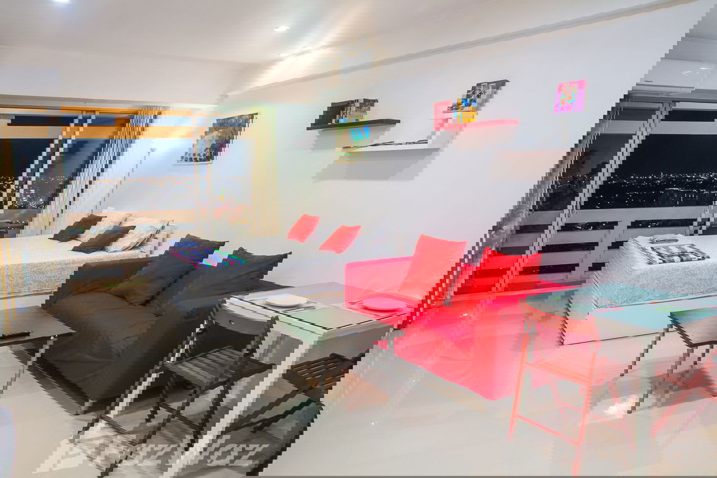 picture 30th floor Seaview, silent, pool side, 2 balconies, 2 br 1960746 - 14/16