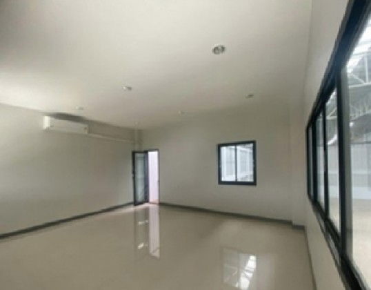 รูป ให้เช่าโกดัง พร้อมสำนักงาน ซอยเทพกุญชร ใกล้ ตลาดไท คลองหลวง พื้นที่โกดัง 400 ตารางเมตร และ 600 ตารางเมตร / มี 2 ขนาดให้เช่า  - รูปที่ 13/15