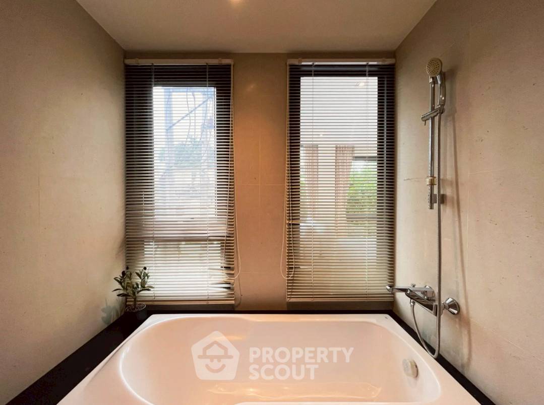 รูป คอนโด 2-ห้องนอน ที่ โซซิโอ เรฟเฟอเรนซ์ 61 คอนโดมิเนียม ใกล้ BTS ทองหล่อ (ID 2333371) - รูปที่ 18/19