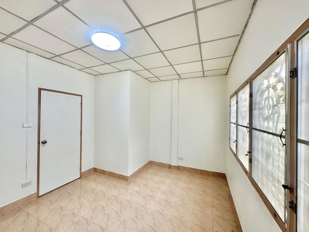 รูป ขายทาวน์เฮาส์ 2 ชั้น หมู่บ้านกล่อมพิรุณ ใกล้ นิคมบางปู พร้อมอยู่! - รูปที่ 10/11