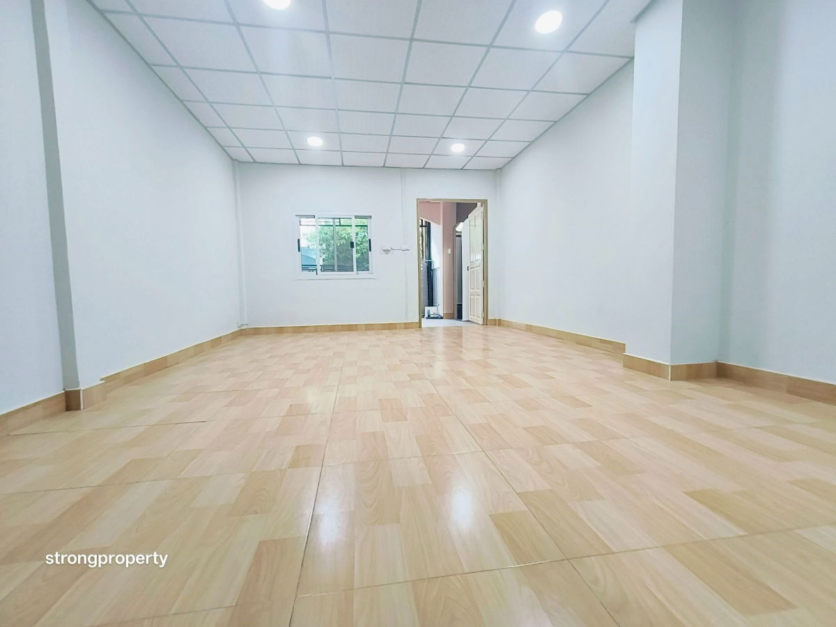 รูป ทาวน์เฮาส์ หนองจอก สุวินทวงศ์ 23 รีโนเวทใหม่ ใกล้สนง.ที่ดินหนองจอก หมู่บ้านณราธร (กฤษณา1/21) นัดชมเลย 085-318-6868 คุณวา - รูปที่ 8/19