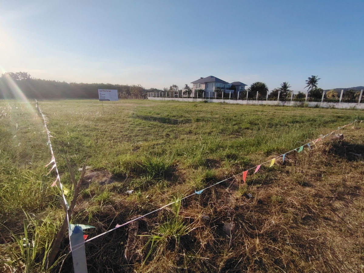 รูป ที่ดินขนาด 5 ไร่ เหมาะสำหรับการพัฒนาโครงการที่อยู่อาศัย  ที่ดินอยู่ในพื้นที่อยู่อาศัยที่กำลังเติบโตอย่างรวดเร็ว - รูปที่ 4/10