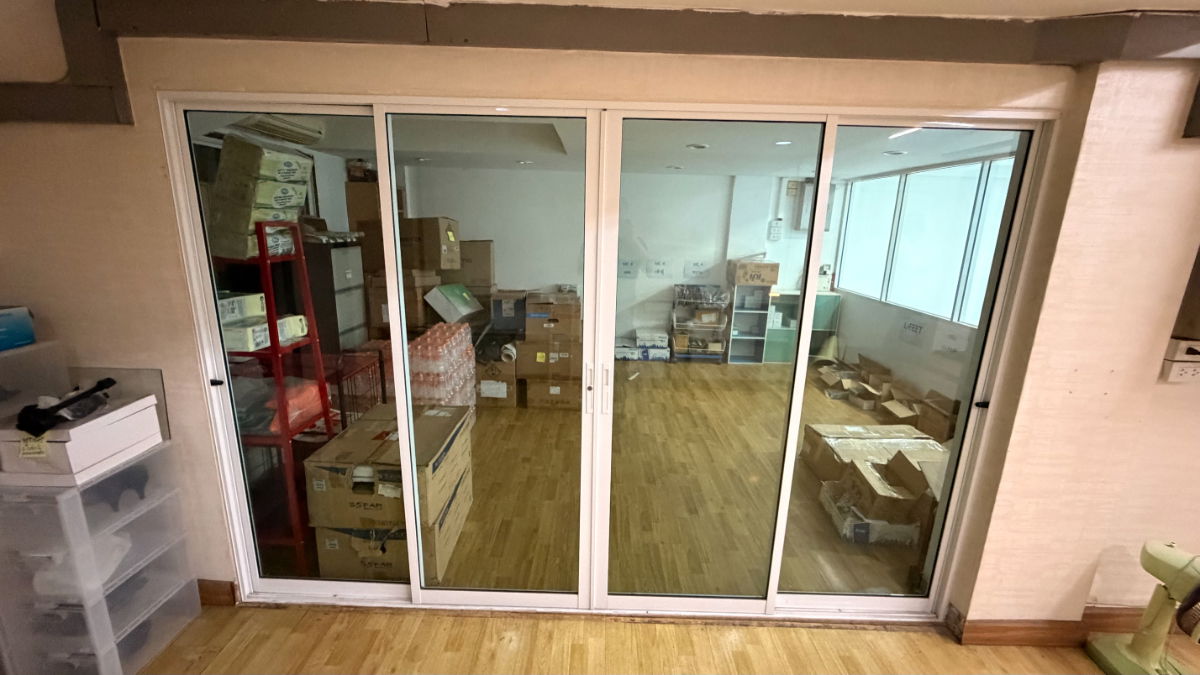 picture Prime commercial building on Super Highway, before Nimman area. - 17/24