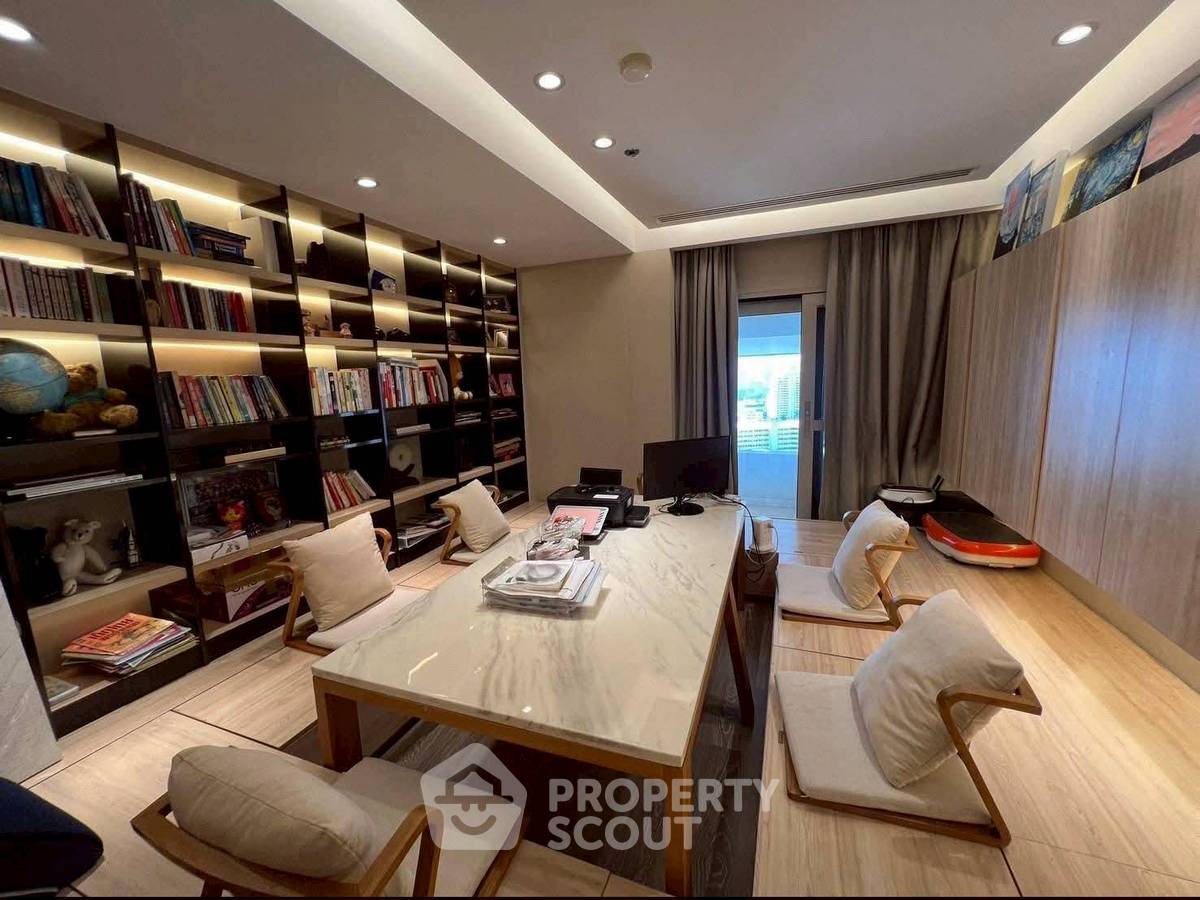 รูป คอนโด 3-ห้องนอน ที่ เลอ รัฟฟิเน่ สุขุมวิท 24 คอนโดมิเนียม ใกล้ BTS พร้อมพงษ์ (ID 2475325) - รูปที่ 11/18