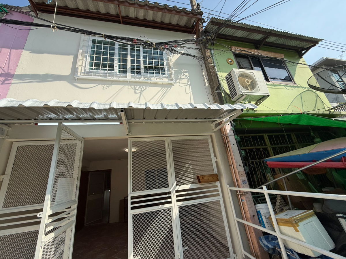 รูป ขายทาวน์เฮ้าส์ 2 ชั้น รีโนเวทใหม่ (มี 2 หลังติดกัน) ซอยลาดพร้าว 41 ใกล้รถไฟฟ้าสายสีเหลืองสถานีโชคชัย 4 ประมาณ 900 เมตรเท่านั้น - รูปที่ 15/15