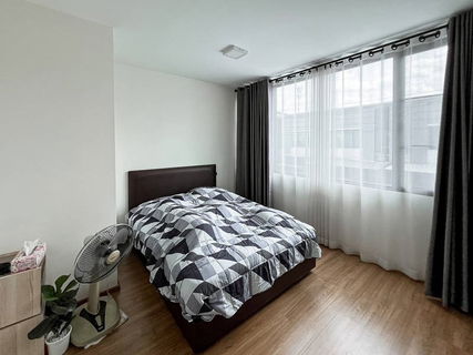 ขายด่วนทาวน์เฮ้าส์ 2 ชั้น Pleno ลาดพร้าว-เสรีไทย บ้านสวย เฟอร์นิเจอร์ครบ พร้อมหิ้วกระเป๋าเข้าอยู่ได้เลย (N.1961)