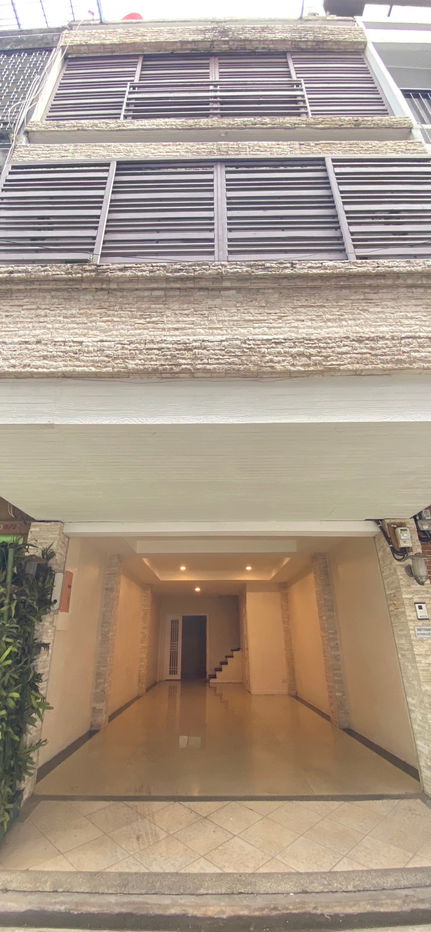 รูป HR3113ให้เช่าตึกแถว 5 ชั้น รีโนเวทใหม่เอี่ยม ทำเลทอง ใจกลาง CBD ปทุมวัน ห่างBTS สนามกีฬาแห่งชาติ: เพียง 300 เมตร (เดินเพียง 5 นาที) - รูปที่ 1/9