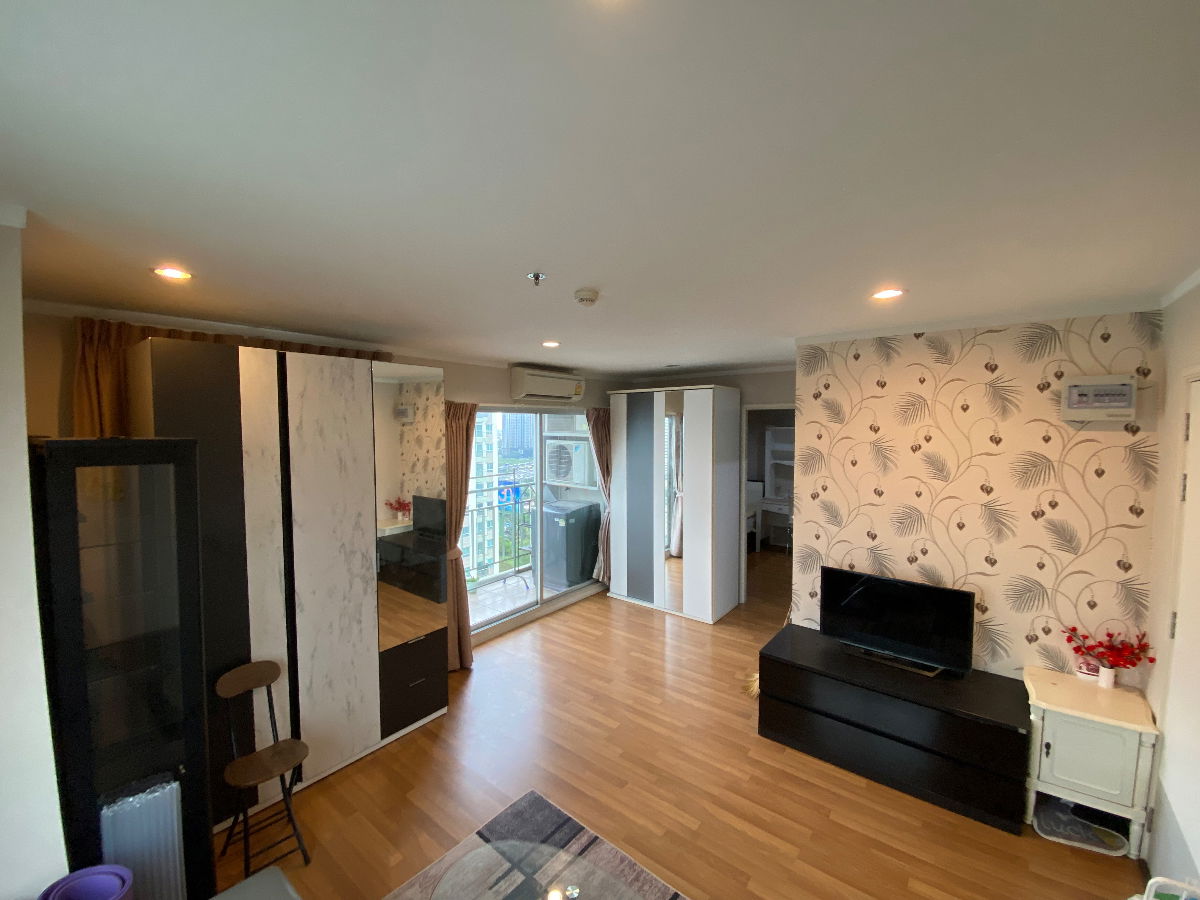 รูป P453 ให้เช่าคอนโด Lumpini Park Rama9 (ลุมพินี พาร์ค พระราม9) ห้องขนาด37ตรม. ห้องสวย เฟอร์ครบ มีเครื่องซักผ้า+เครื่องกรองน้ำ - รูปที่ 1/18