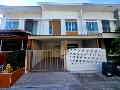 ทาวน์โฮม เขตคลองสามวา : ทาวน์โฮม2ชั้น รีโนเวทใหม่ ทำเลดี ต้นโครงการ มบ.พฤกษาวิลล์ 62/1  ถนนนิมิตใหม่19/1 ใกล้รถไฟฟ้าสายสีชมพู ตลาด