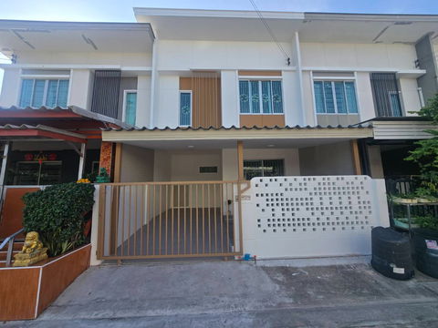 ทาวน์โฮม2ชั้น รีโนเวทใหม่ ทำเลดี ต้นโครงการ มบ.พฤกษาวิลล์ 62/1  ถนนนิมิตใหม่19/1 ใกล้รถไฟฟ้าสายสีชมพู ตลาด