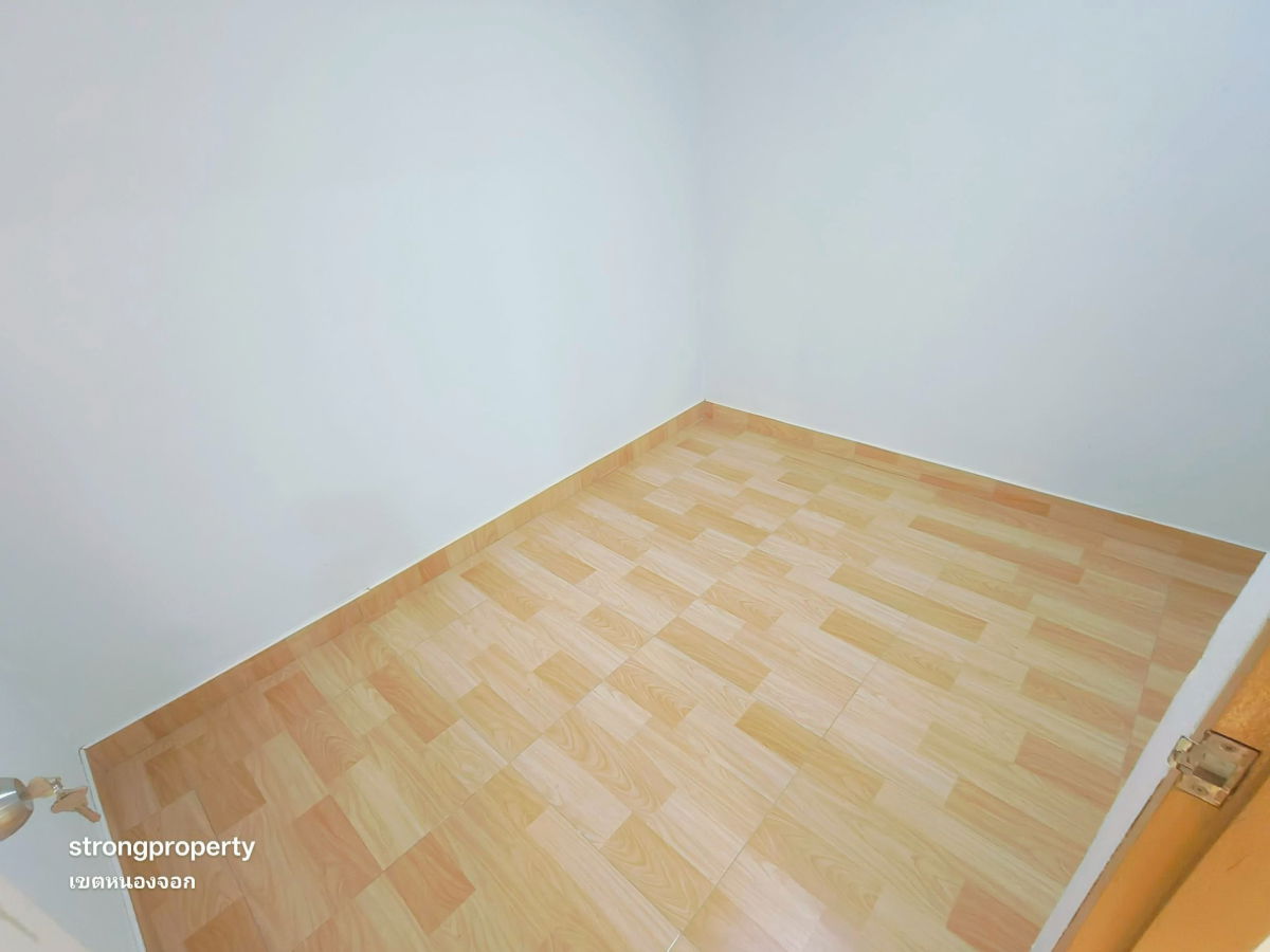 รูป ทาวน์เฮาส์ หนองจอก สุวินทวงศ์ 23 รีโนเวทใหม่ ใกล้สนง.ที่ดินหนองจอก หมู่บ้านณราธร (กฤษณา1/21) นัดชมเลย 085-318-6868 คุณวา - รูปที่ 12/19