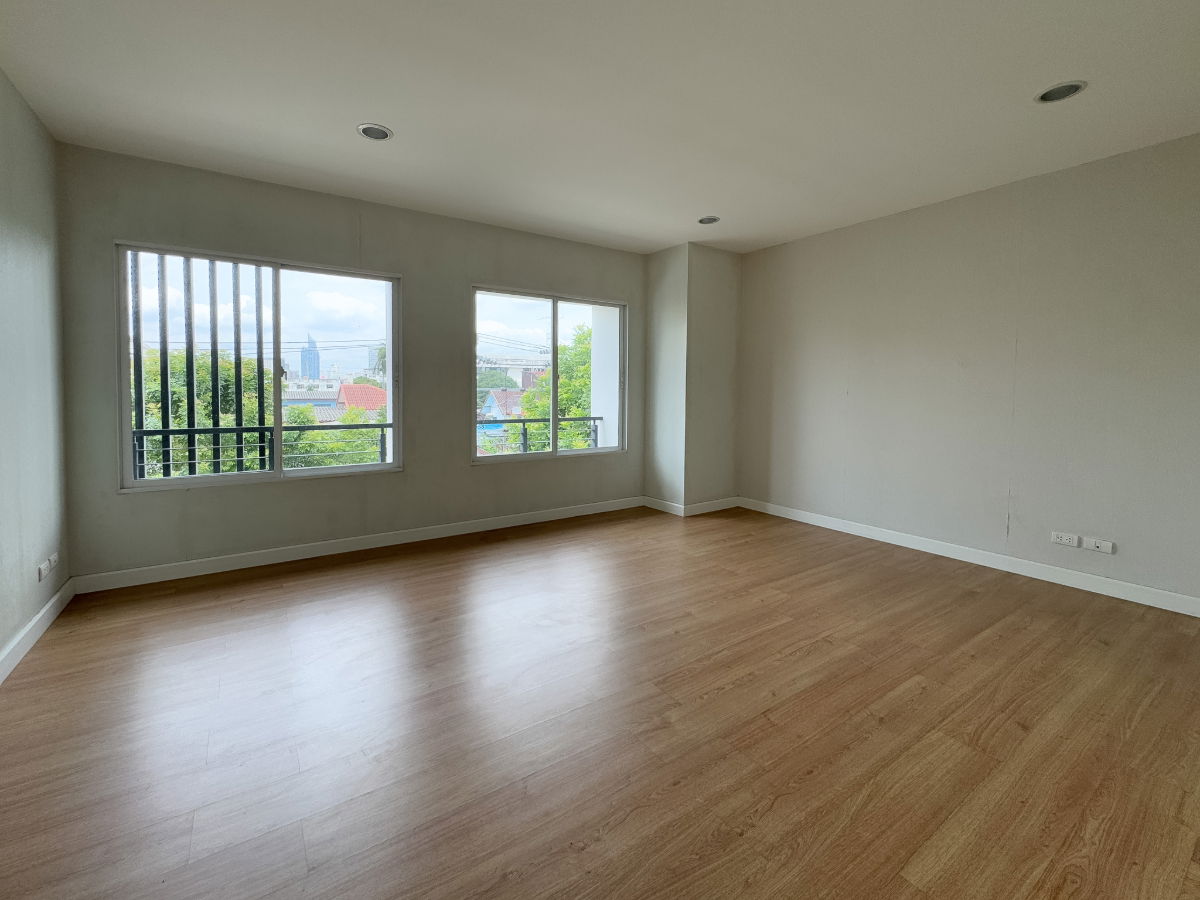 รูป ST0047 | ขาย ทาวน์โฮม 3 ชั้น บ้านกลางเมือง พระราม 3 – ราษฎร์บูรณะ 💰 ราคาขาย 7.19 ล้านบาท 🚝 BTS ตลาดพลู - รูปที่ 31/39