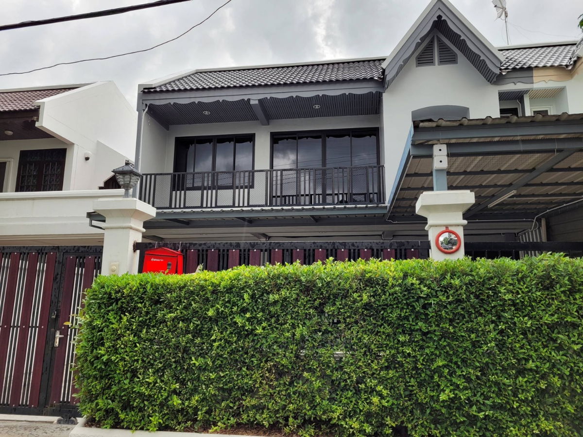 รูป T 1481 ให้เช่า ทาวน์เฮ้าส์ 2 ชั้น 4 ห้องนอน ซ.ประชาราษฎร์บำเพ็ญ 26 สภาพดี ราคา 35,000 บาท - รูปที่ 1/19