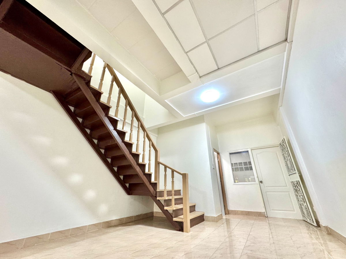 รูป ขายทาวน์เฮาส์ 2 ชั้น หมู่บ้านกล่อมพิรุณ ใกล้ นิคมบางปู พร้อมอยู่! - รูปที่ 2/11