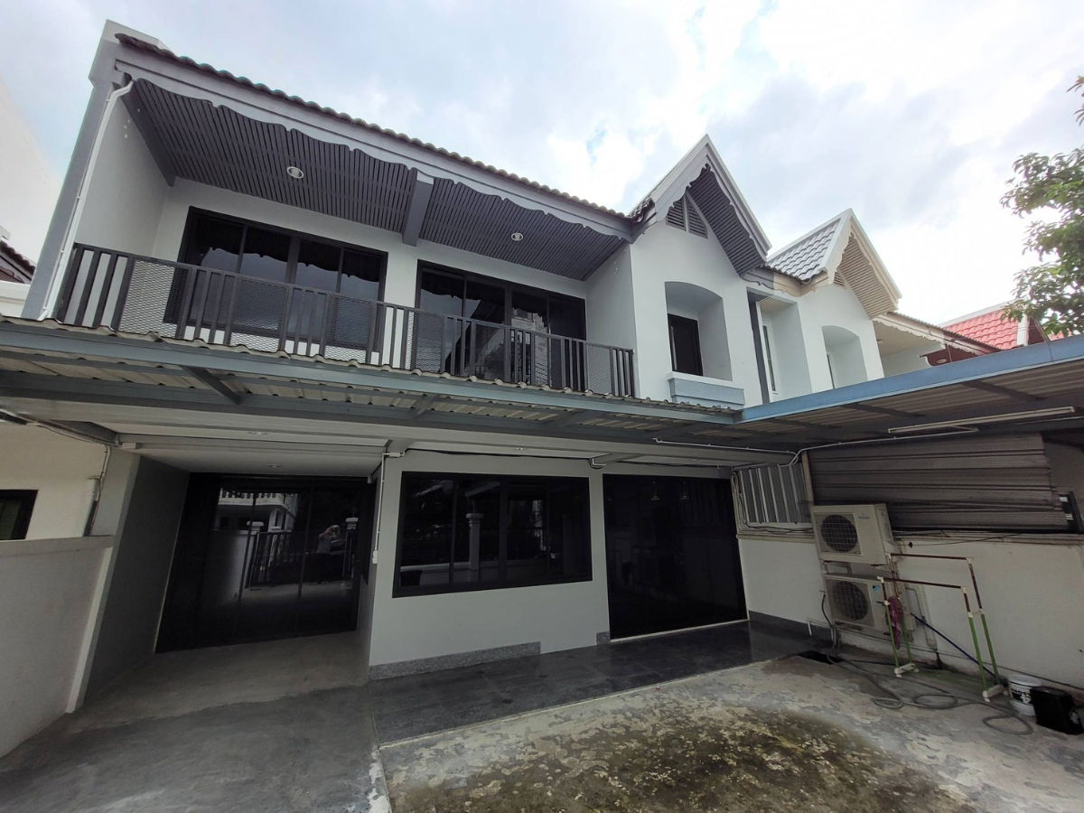 รูป T 1481 ให้เช่า ทาวน์เฮ้าส์ 2 ชั้น 4 ห้องนอน ซ.ประชาราษฎร์บำเพ็ญ 26 สภาพดี ราคา 35,000 บาท - รูปที่ 3/19