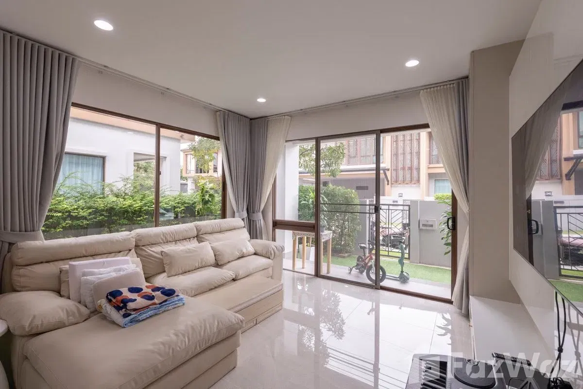 รูป ขาย บ้านเดี่ยว 4 ห้องนอน ในโครงการ บุราสิริ วัชรพล 5947438 - รูปที่ 3/12