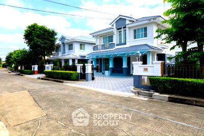 Houses for sale Nonthaburi : 3-BR House in Bang Krang (ID 1387601)
