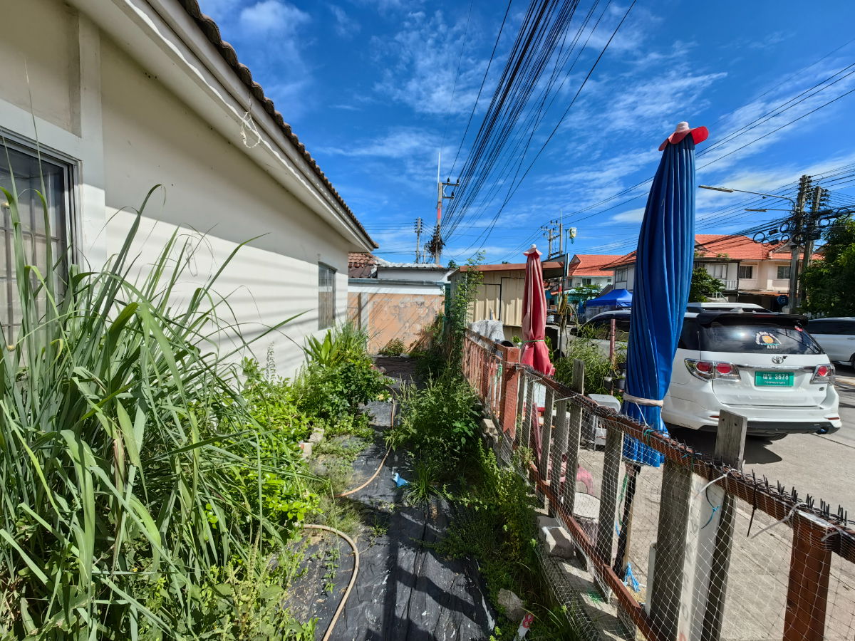 picture Sale TownHouse one floor 0.99 million  - 2/3