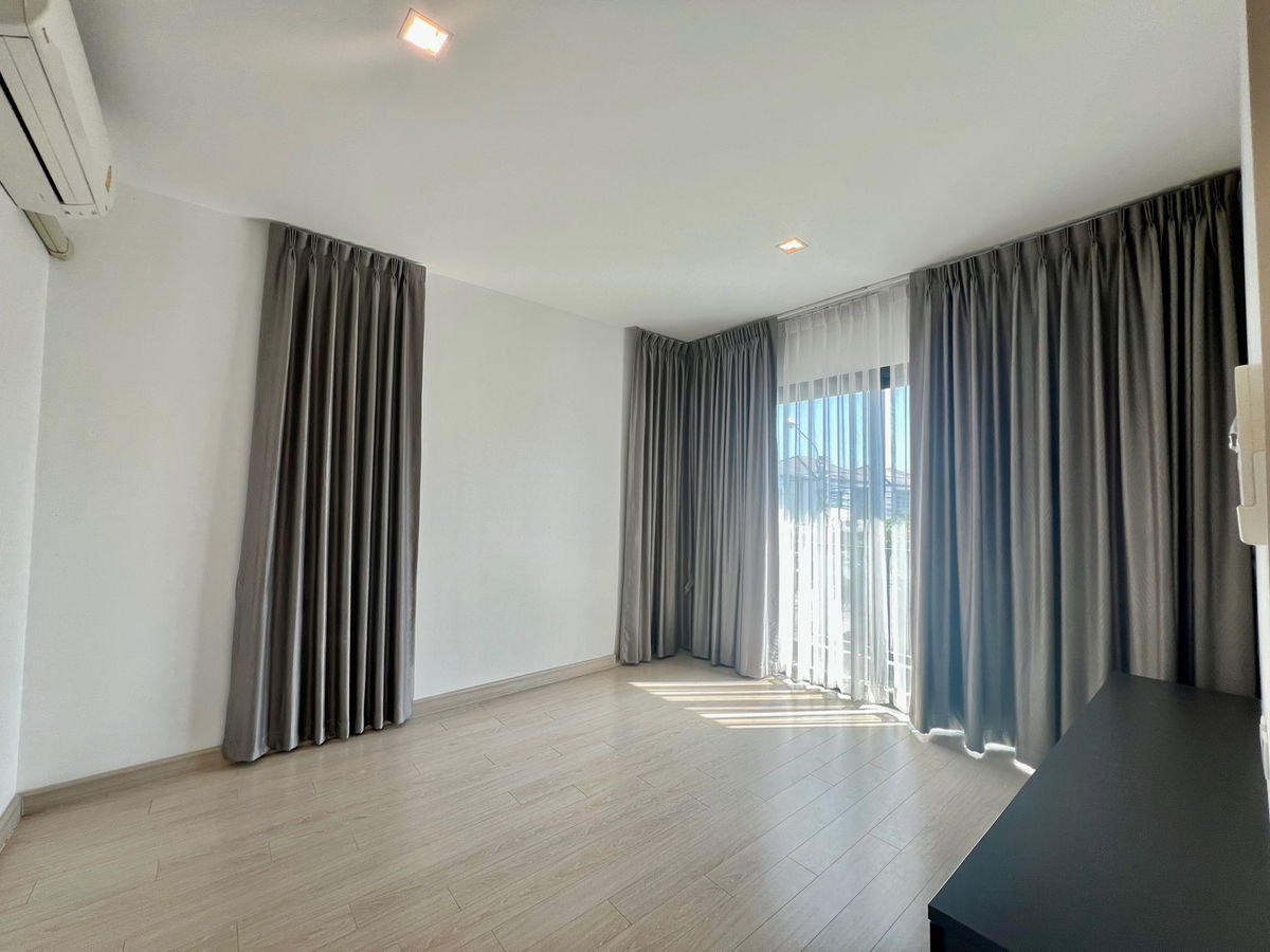 รูป ขายบ้านแฝด 2 ชั้น Britania Srinakarin ทำเลศักยภาพ ใกล้วัดหนามแดง สมุทรปราการ  ใกล้ BTS ศรีด่าน และเมกะบางนา - รูปที่ 18/31