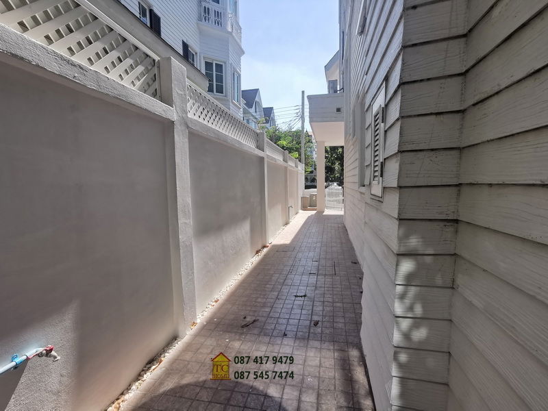 รูป ขายด่วนบ้าน 3 ชั้น 63.5 ตรว. พร้อมเฟอร์ฯ ม.แฟนตาเซียวิลล่า ใกล้เซ็นทรัลบางนา บ้านสวยสไตล์วินเทจ-วิคตอเรียน - รูปที่ 53/57