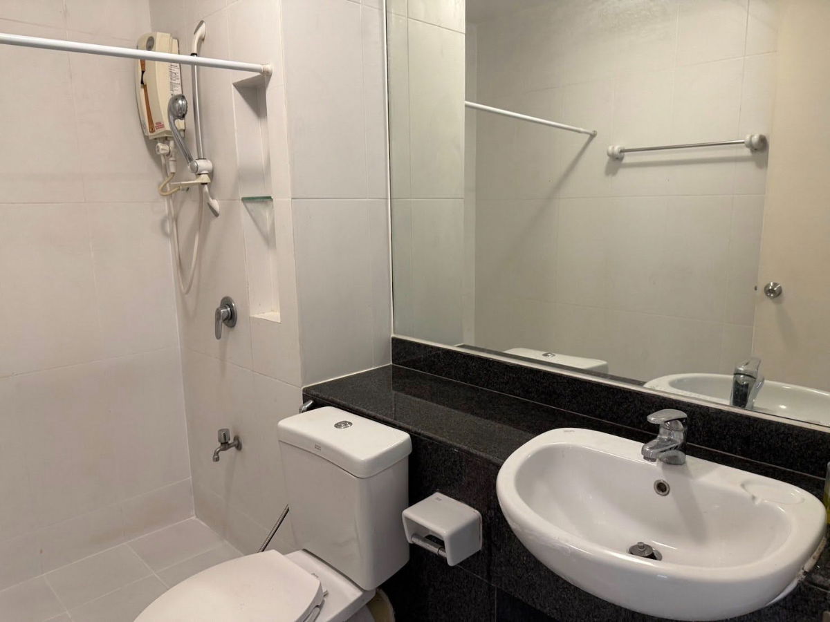 รูป The Parkland Taksin Thapra【𝐒𝐄𝐋𝐋】🔥ห้อง 1 BED กว้าง โปร่ง ให้ความรู้สึกสบายไม่อึดอัด เฟอร์แน่น 🔥 ติดต่อไลน์ไอดี: @hacondo - รูปที่ 9/9