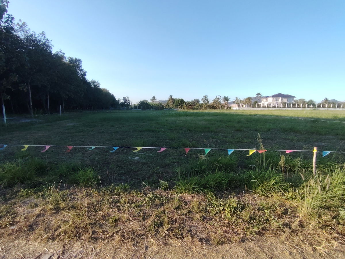 รูป ขายที่ดินแปลงสวยเหมาะสร้างบ้าน ขนาด  1-0-0  ไร่   ทำเลดี ใกล้ตัวเมืองหัวหิน  - รูปที่ 2/9