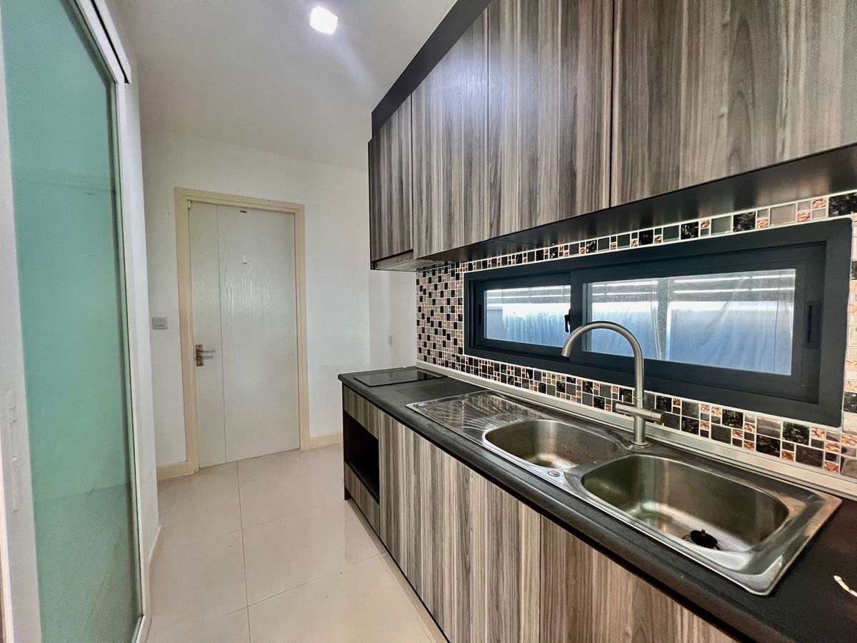 รูป ขายบ้านแฝด 2 ชั้น Britania Srinakarin ทำเลศักยภาพ ใกล้วัดหนามแดง สมุทรปราการ  ใกล้ BTS ศรีด่าน และเมกะบางนา - รูปที่ 11/31