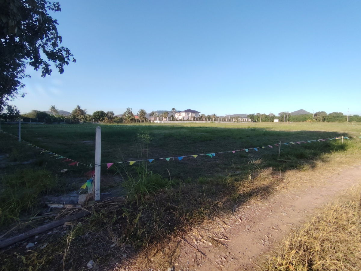 รูป ขายที่ดินแปลงสวยเหมาะสร้างบ้าน ขนาด  1-0-0  ไร่   ทำเลดี ใกล้ตัวเมืองหัวหิน  - รูปที่ 1/9